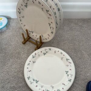 Expressions strawberry fayre side plates royal  doulton set of 4